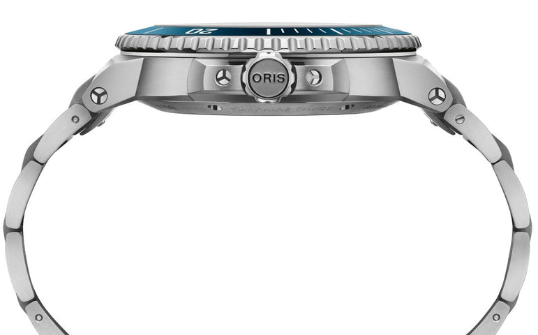 Oris Aquis Date Calibre 400 43.5mm Watch with blue dial, steel bracelet, steel case