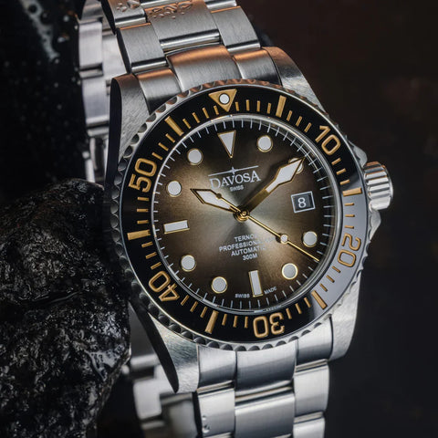 Davos Ternos Professional 68H Eagle Bay Tri Link Watch