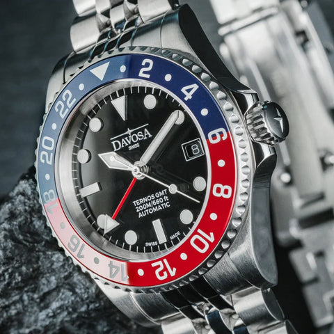 Davosa Ternos GMT Red Blue Penta Link Watch product detail view