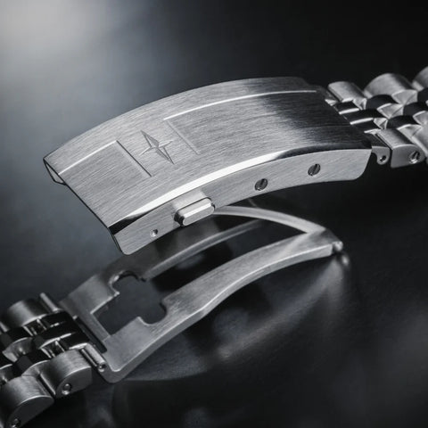 Davosa Ternos Diver Black Dial Penta Link Watch product detail view