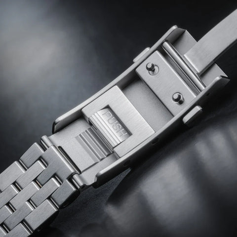 Davosa Ternos GMT Lucent Grey Red Penta Link Strap Watch