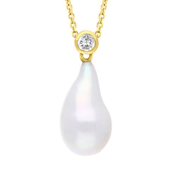 18ct Yellow Gold Diamond and Pearl Unique Pendant