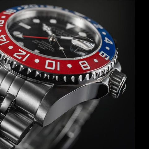 Davosa Ternos Professional GMT Penta Bracelet Watch detailed product view