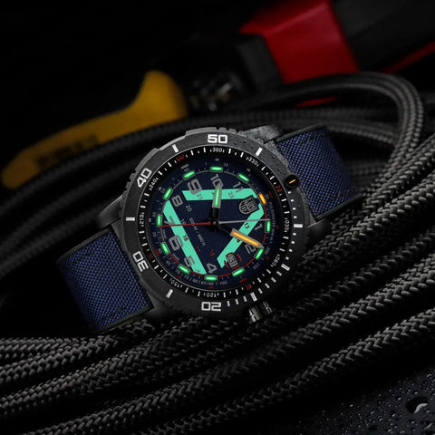 Luminox Ice-Sar 1080 Series Blue XL.1083 - detail view