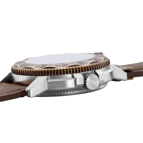 Luminox Adventure 1300 Series Watch Brown Leather XL.1301.LG - detail view