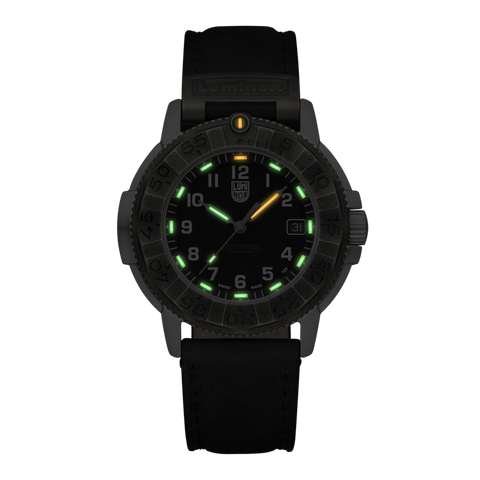 Luminox Adventure 1300 Series Watch XL.1301 - detail view