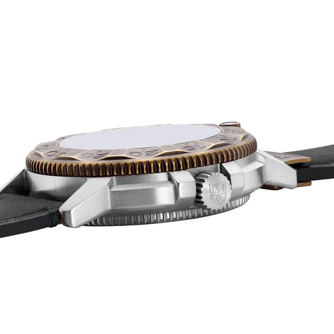 Luminox Adventure 1300 Series Watch XL.1301 - detail view