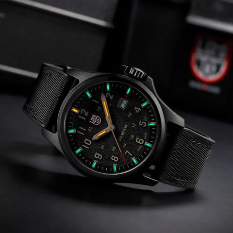Luminox Atacama Field 1960 Series XL.1970.2 - detail view