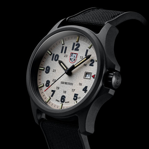 Luminox Atacama Field 1960 Series Beige Dial XL.1971.2 - detail view