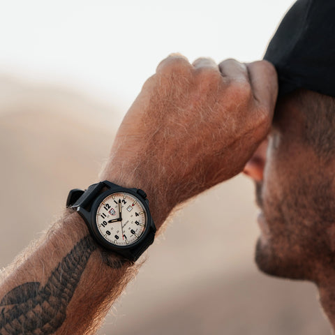 Luminox Atacama Field 1960 Series Beige Dial XL.1971.2 - detail view