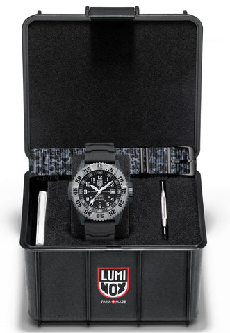Luminox MIL-SPEC Watch XL.3351.1.SET - detail view