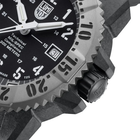 Luminox Mil-Spec 3350 Series XL.3351.2 - detail view