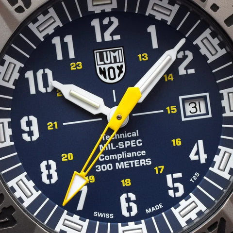 Luminox Mil-Spec Inspired 3350 Series XL.3355.2 - detail view
