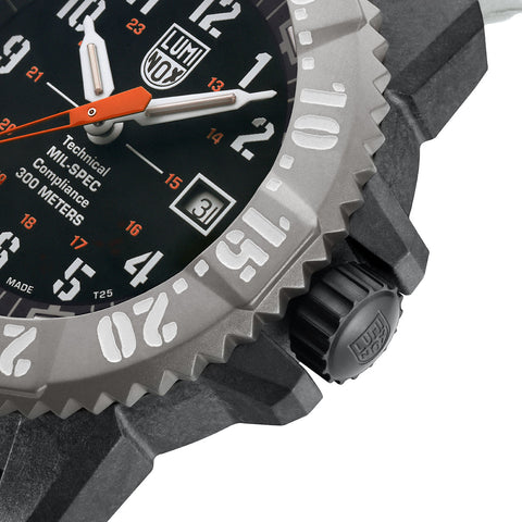 Luminox Mil-Spec 3350 Series Watch XL.3359.SET - detail view