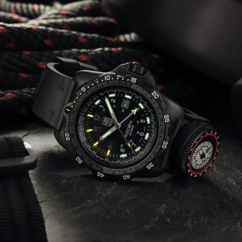 Luminox Recon Nav Spec 8830 Series XL.8837.2 - detail view