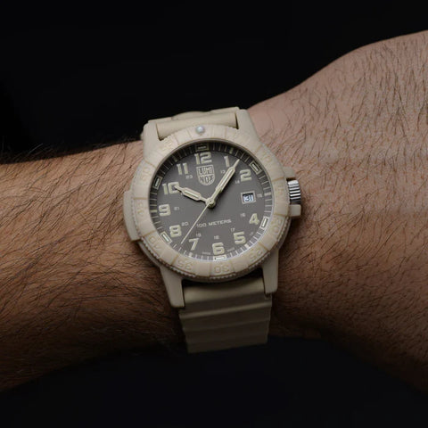 Luminox Leatherback SEA Turtle XS.0326 - detail view
