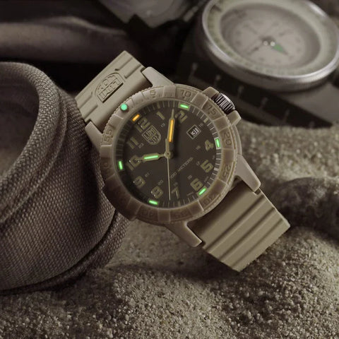 Luminox Leatherback SEA Turtle XS.0326 - detail view
