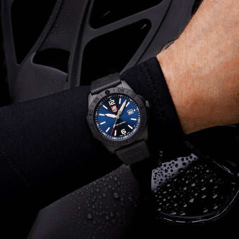 Luminox Pacific Diver Black Steel Blue Watch XS.3123.B - detail view