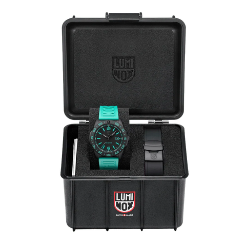 Luminox Pacific Diver Limited Edition 3120 Series XS.3124.N.SET - detail view