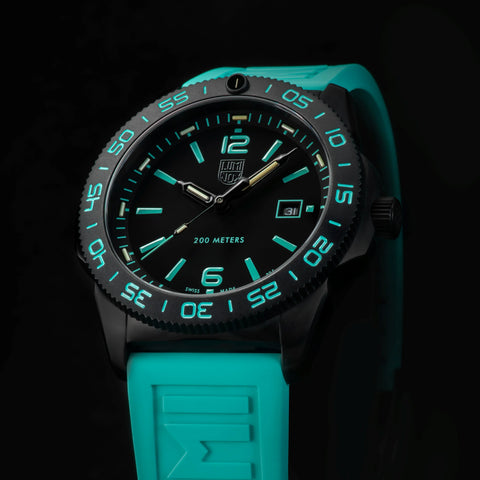 Luminox Pacific Diver Limited Edition 3120 Series XS.3124.N.SET - detail view