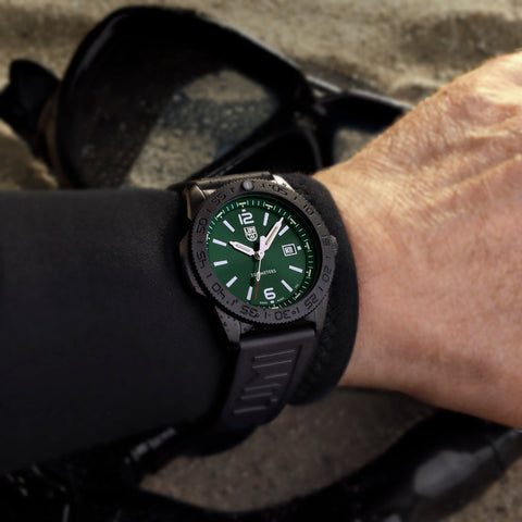 Luminox Pacific Diver Black Steel Green Watch XS.3137.B - detail view