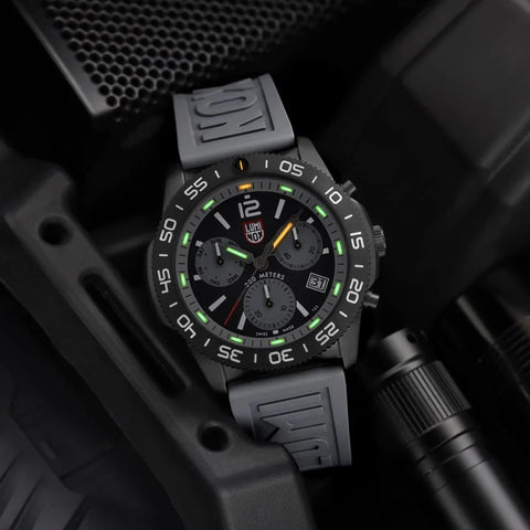 Luminox Pacific Diver Chronograph 3140 Series XS.3148 - detail view