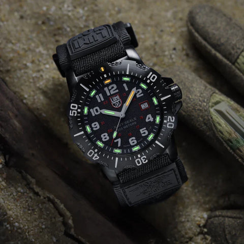 Luminox Navy Seal Military Dive Watch XS.4231.2 - detail view