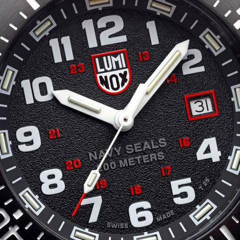 Luminox Navy Seal Military Dive Watch XS.4231.2 - detail view