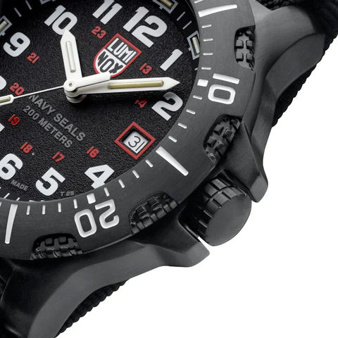 Luminox Navy Seal Military Dive Watch XS.4231.2 - detail view