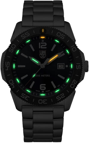 Luminox Pacific Diver Mens Watch 3123 - detail view