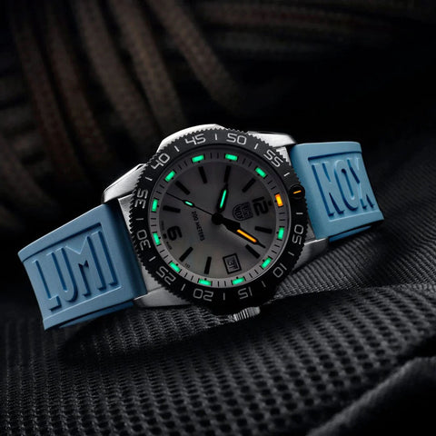 Luminox Pacific Diver Ripple Collection 3120M Series Watch XS.3124M - detail view