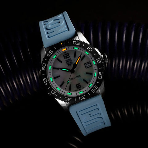 Luminox Pacific Diver Ripple Collection 3120M Series Watch XS.3124M - detail view