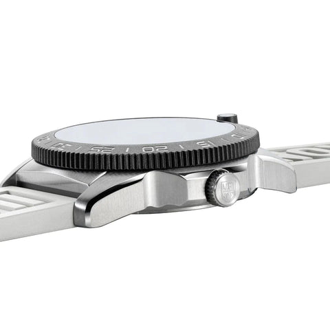Luminox Pacific Diver Ripple Collection 3120M Series Watch XS.3128M.SET - detail view