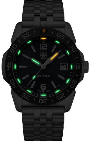 Luminox Pacific Diver 39mm 3120M Series Watch XS.3123M.SET.1 - detail view