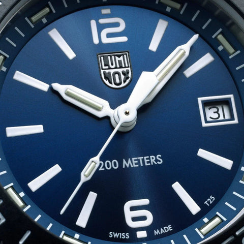 Luminox Pacific Diver 39mm 3120M Series Watch XS.3123M.SET.1 - detail view
