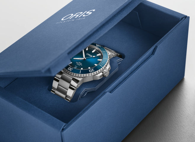 Oris Aquis Date Calibre 400 43.5mm Watch with blue dial, steel bracelet, steel case