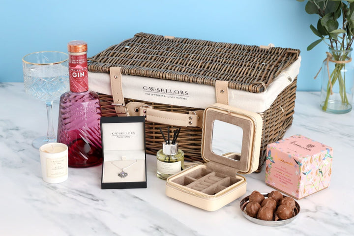 The Castleton Hamper, S249