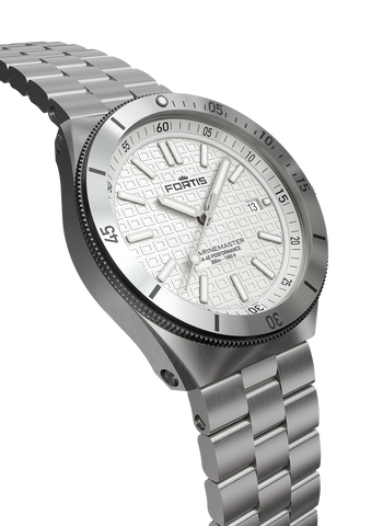 Fortis Marinemaster M-40 Snow White Watch