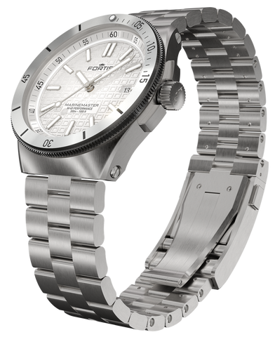 Fortis Marinemaster M-40 Snow White Watch