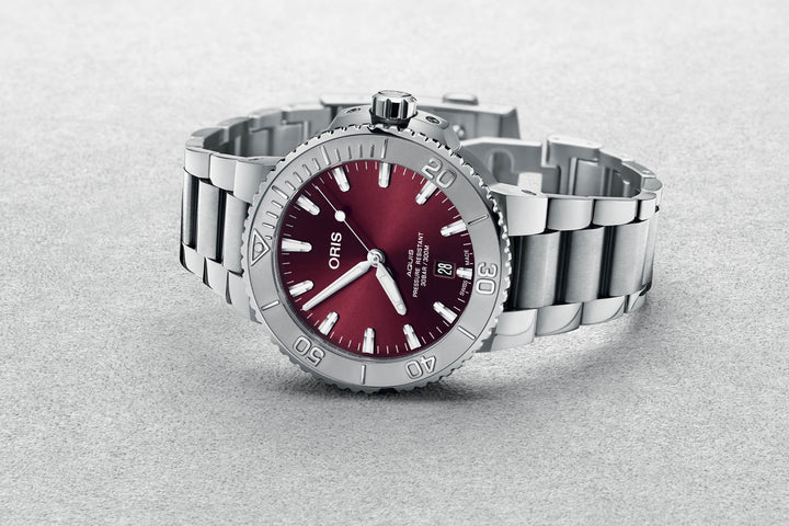 Oris Aquis Date Sunray Cherry Red 43.5 Bracelet