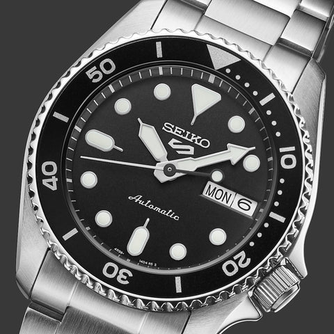 Seiko 5 Sports SKX Midi Black Mens Watch