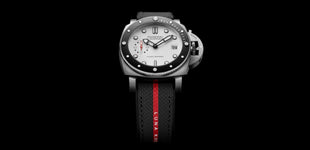 The new Submersible Luna Rossa PAM01579