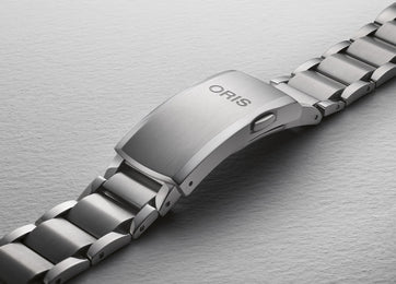 Oris Aquis Date Upcycle Calibre 400 43.5mm Watch with multicoloured dial, steel bracelet, steel case