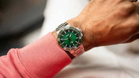 Oris Aquis Date Calibre 400 43.5mm Watch with green dial, steel bracelet, steel case