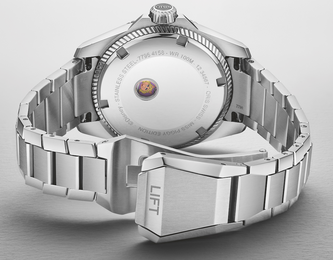 Oris ProPilot X Miss Piggy Edition Watch with pink dial, steel bracelet, steel case
