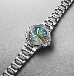 Oris Aquis Date 36.5mm Watch with multicoloured dial, steel bracelet, steel case