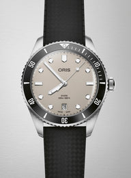 Oris Divers Date Watch with beige dial, steel bracelet, steel case