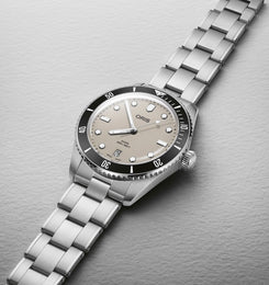 Oris Divers Date Watch with beige dial, steel bracelet, steel case