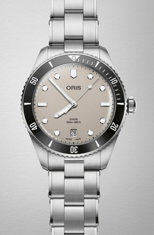 Oris Divers Date Watch with beige dial, steel bracelet, steel case