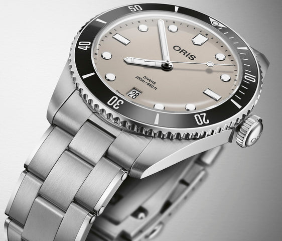 Oris Divers Date Watch with beige dial, steel bracelet, steel case